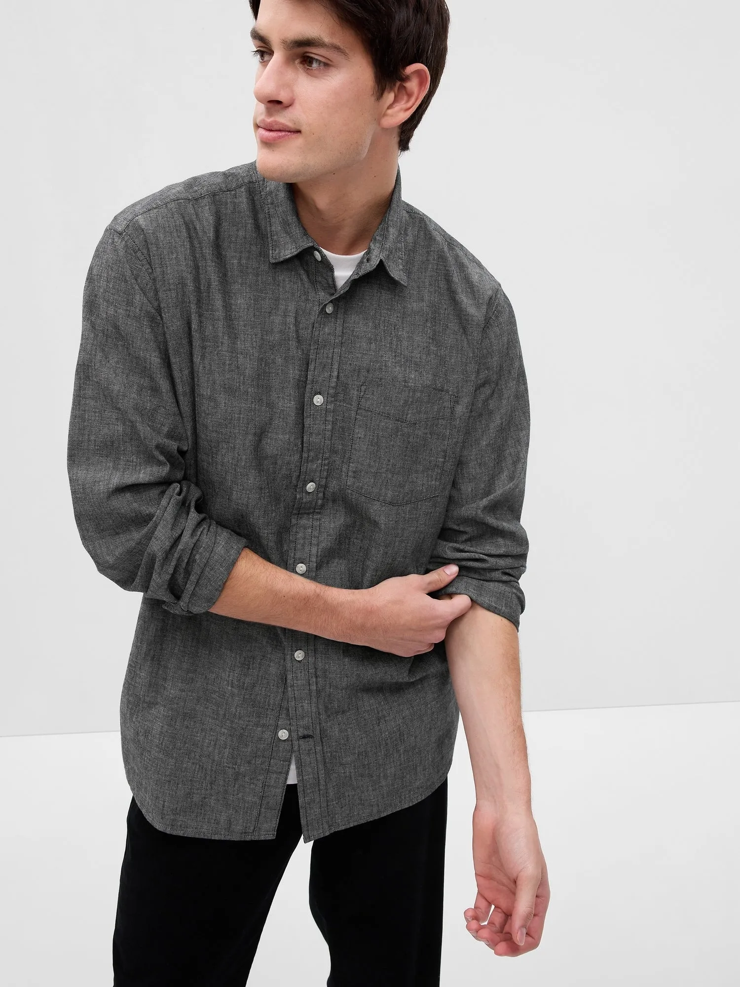 Chambray Shirt in Untucked Fit