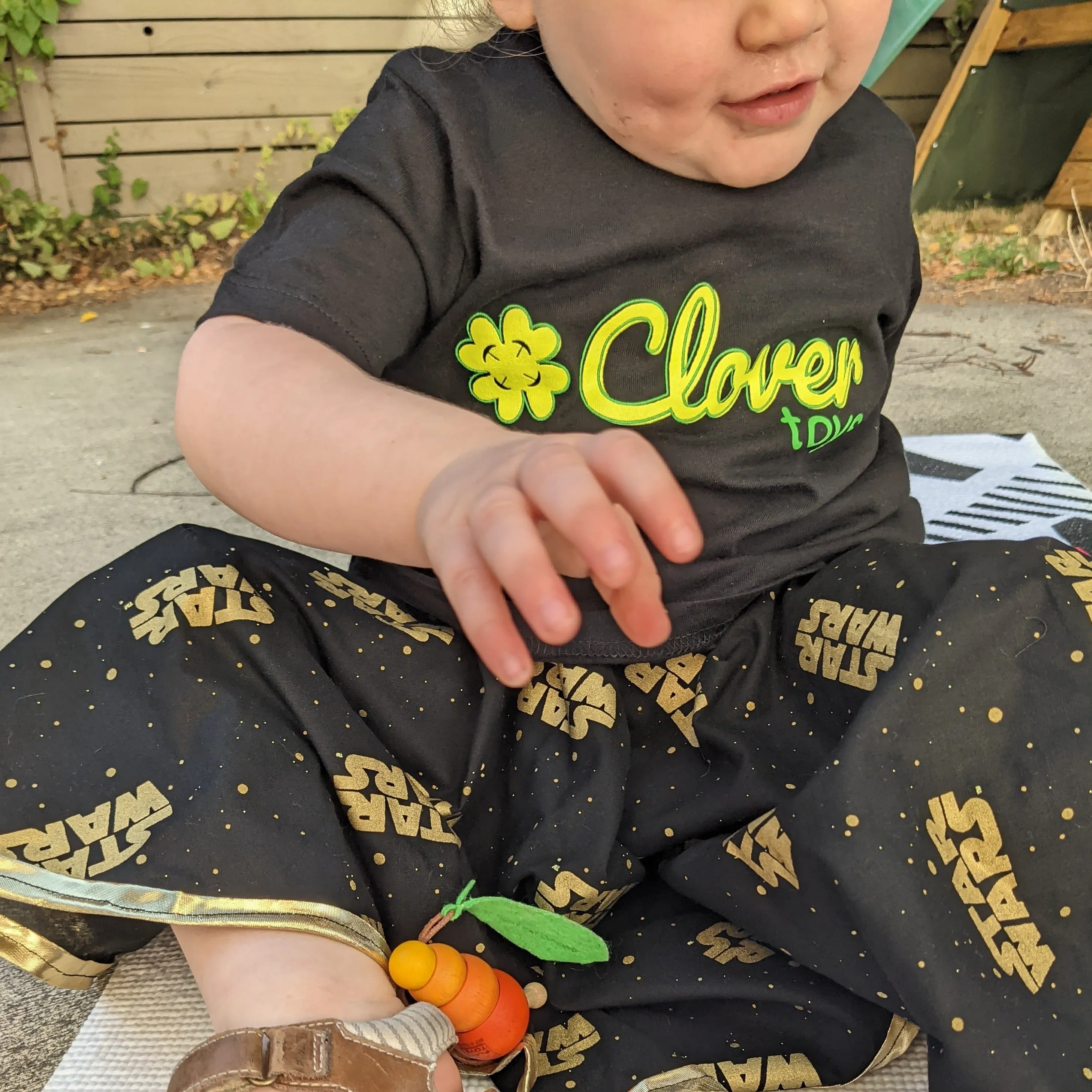 Clover Toys Tshirt